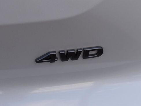 New 2026 Nissan Pathfinder SV image 8