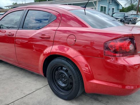 Used 2014 Dodge Avenger SE FWD image 3