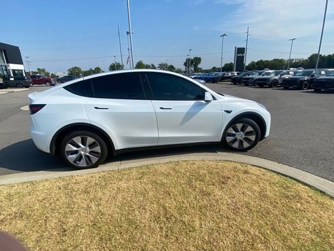 Used 2023 Tesla Model Y Long Range AWD/4WD image 6