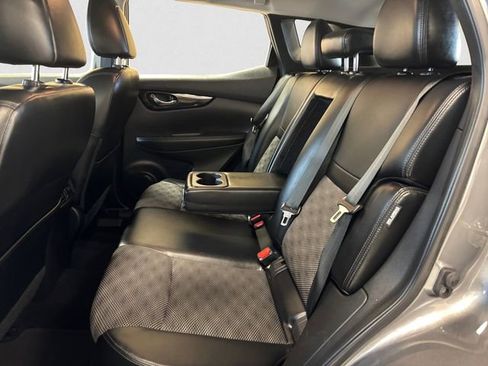 Used 2022 Nissan Rogue Sport SV w/ Technology Package image 13