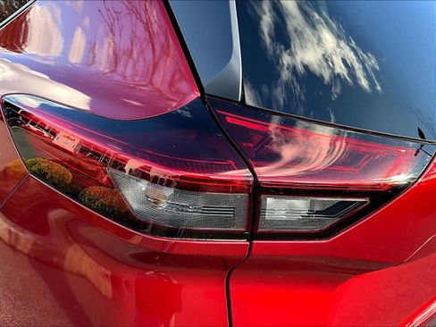 Used 2021 Nissan Rogue S image 31