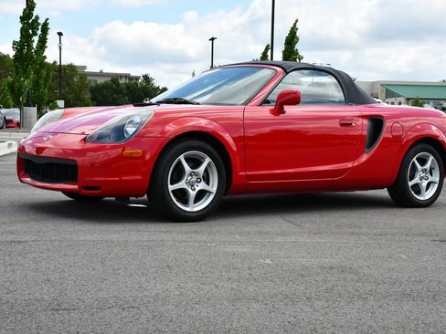Used 2001 Toyota MR2 RWD image 25