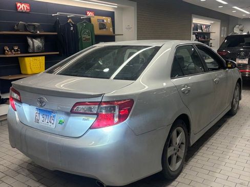 Used 2014 Toyota Camry SE image 3