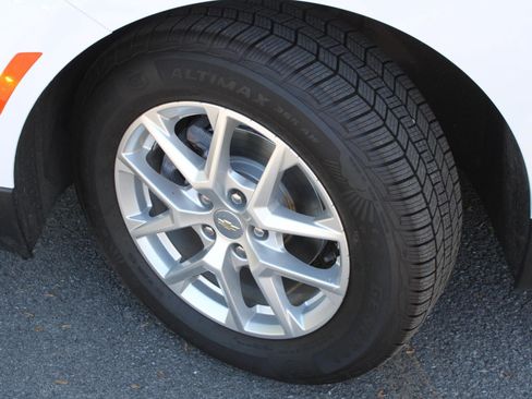 Used 2024 Chevrolet Equinox LT AWD/4WD image 18
