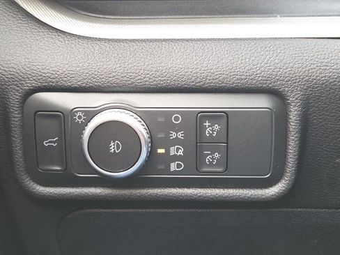 Used 2022 Ford Explorer XLT w/ Equipment Group 202A image 32