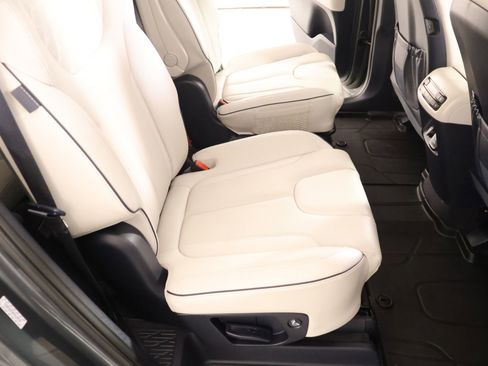 Used 2023 Hyundai Palisade Limited w/ Cargo Package image 16