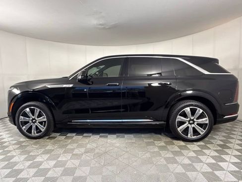 New 2025 Cadillac Escalade IQ Luxury 2 AWD/4WD image 2