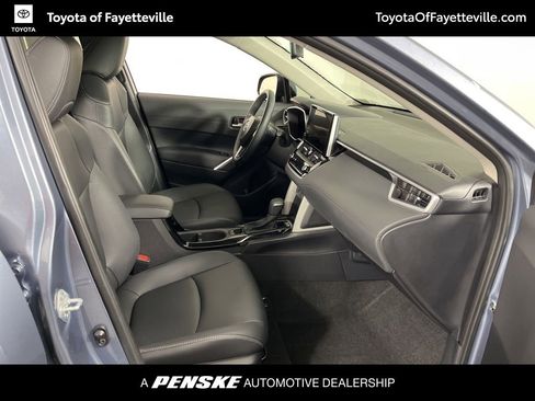 Certified 2024 Toyota Corolla Cross XLE w/ Convenience Package FWD image 7
