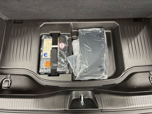 Used 2025 Dodge Charger R/T w/ Quick Order Package 25M R/T image 11