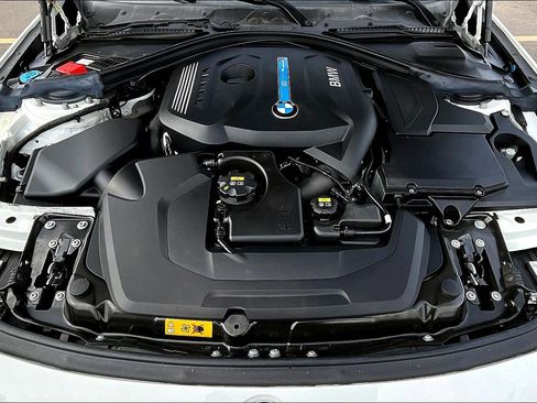 Used 2018 BMW 330e image 9