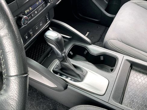 Used 2024 Nissan Frontier SV w/ SV Convenience Package image 16