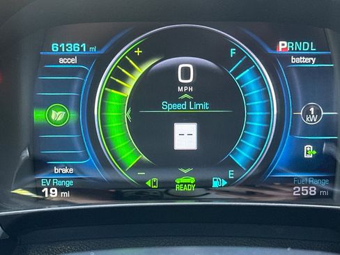Used 2017 Chevrolet Volt Premier w/ Driver Confidence II Package FWD image 39