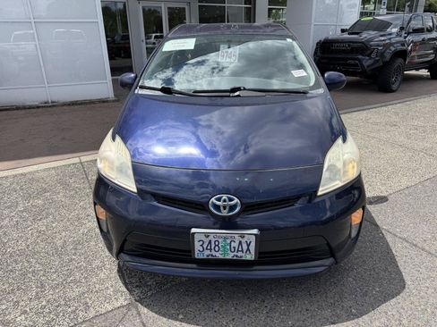 Used 2013 Toyota Prius Two FWD image 9