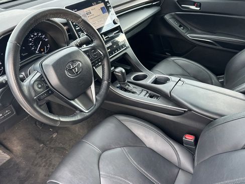Certified 2022 Toyota Avalon XLE image 9