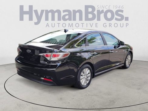 Used 2016 Hyundai Sonata SE image 3