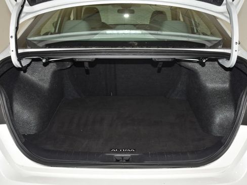 Used 2025 Nissan Altima 2.5 SV FWD image 28