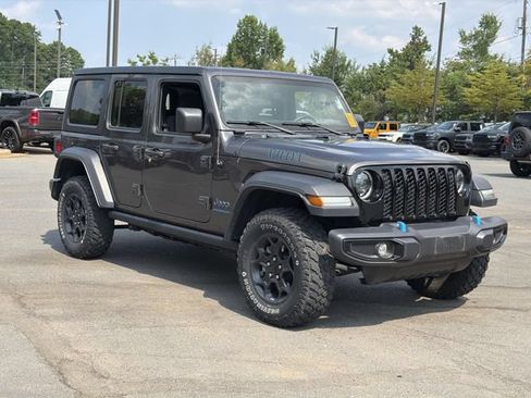 Used 2023 Jeep Wrangler Unlimited w/ Cold Weather Group AWD/4WD image 6