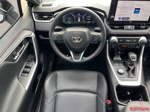 Used 2025 Toyota RAV4 XSE w/ Premium Package AWD/4WD image 17