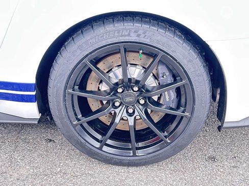 Used 2016 Ford Mustang Shelby GT350 w/ Technology Package RWD image 12