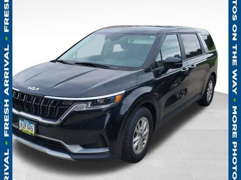 Used 2024 Kia Carnival LX FWD image 1