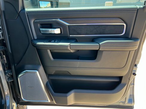 New 2026 RAM 2500 Laramie AWD/4WD image 22