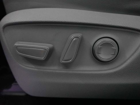 Used 2020 Toyota Highlander Platinum image 14