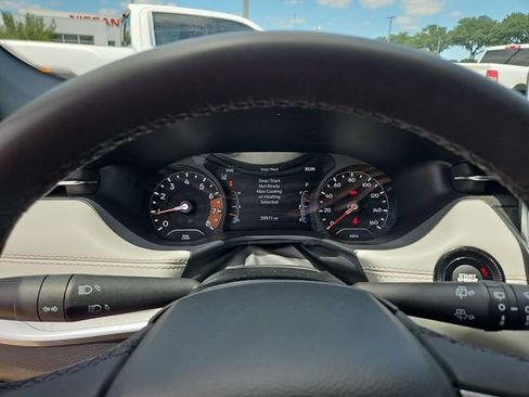 Used 2025 Jeep Compass Limited AWD/4WD image 12