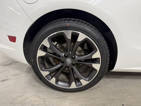 Used 2019 Buick Cascada Premium image 10