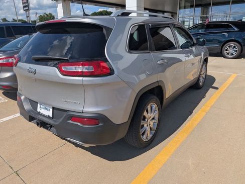 Used 2016 Jeep Cherokee Limited w/ Trailer Tow Group AWD/4WD image 2