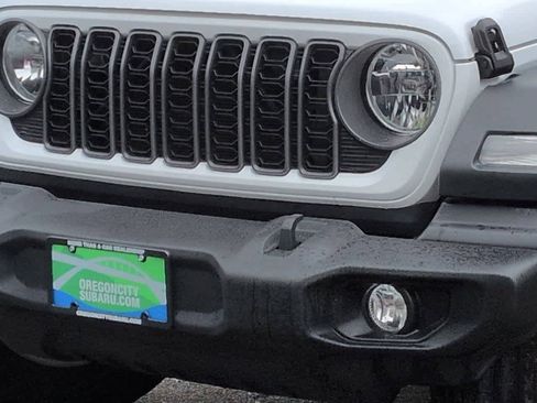 Used 2025 Jeep Wrangler Unlimited Sport AWD/4WD image 11