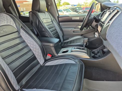 Used 2014 Toyota Tacoma 4x4 Double Cab w/ TRD Off-Road Package image 22