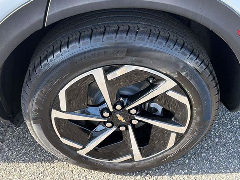 New 2026 Chevrolet Equinox EV LT FWD image 24