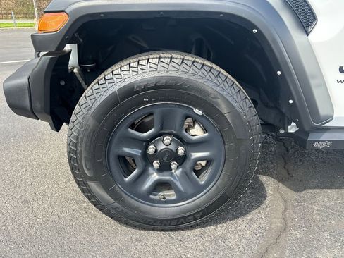 Used 2022 Jeep Wrangler Sport AWD/4WD image 30