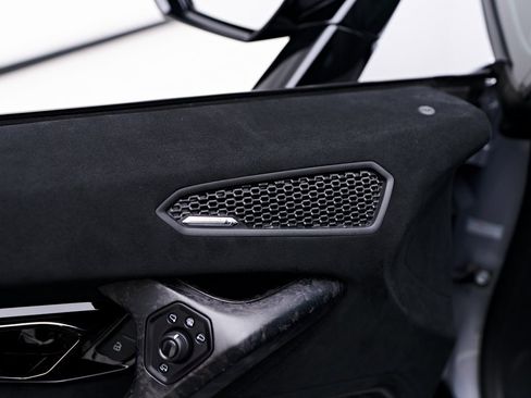 Used 2018 Lamborghini Huracan Performante image 52