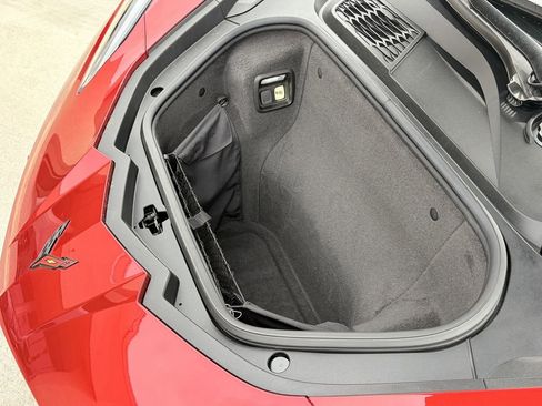 Used 2022 Chevrolet Corvette Stingray Preferred Cpe w/ Z51 Performance Package RWD image 31