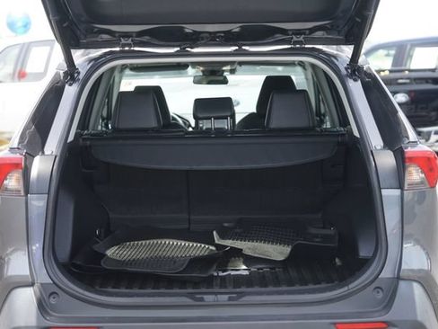 Used 2021 Toyota RAV4 XLE Premium AWD/4WD image 32