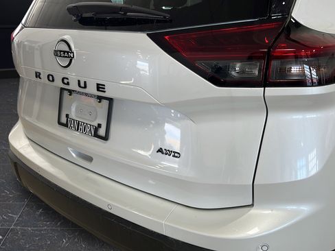 New 2026 Nissan Rogue Dark Armor AWD/4WD image 35