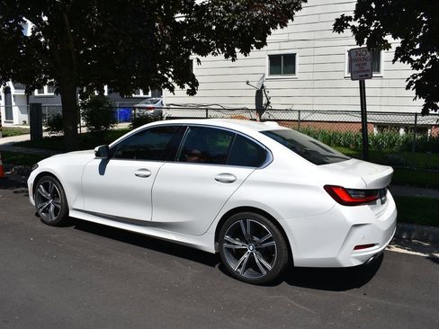 Used 2024 BMW 330i Sedan w/ Premium Package RWD image 6