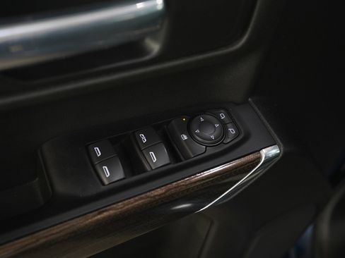 Used 2022 Chevrolet Silverado 1500 RST AWD/4WD image 18