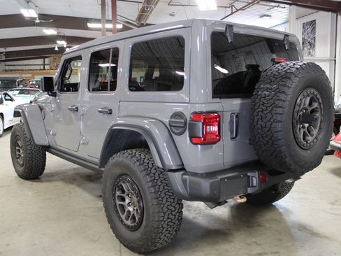Used 2022 Jeep Wrangler Unlimited Rubicon w/ Xtreme Recon 35" Tire Package AWD/4WD image 4