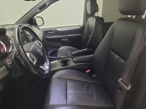 Used 2017 Dodge Grand Caravan GT FWD image 17