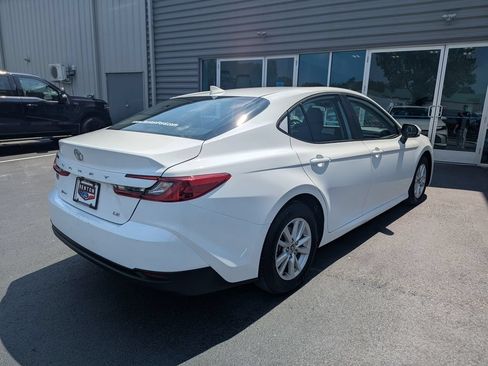 Used 2025 Toyota Camry LE FWD image 5