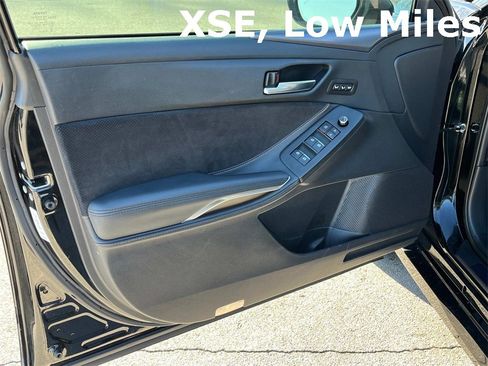 Used 2019 Toyota Avalon Touring w/ Advanced Safety Package image 31