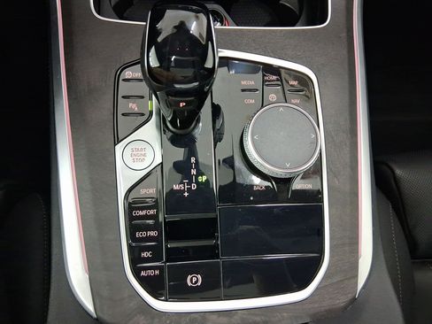 Certified 2022 BMW X5 xDrive40i w/ Luxury Seating Package image 15