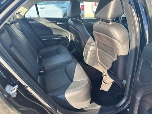 Used 2015 Chrysler 300 Limited w/ 300 Premium Group RWD image 9