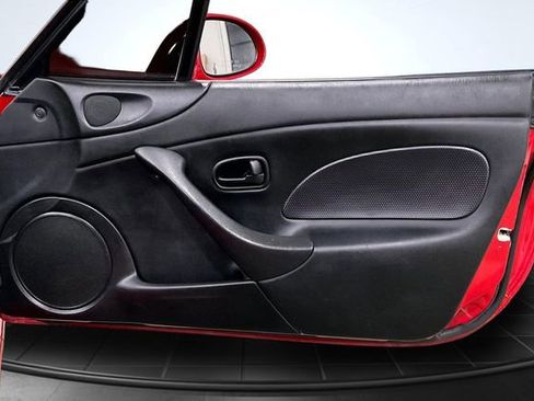 Used 2002 MAZDA MX-5 Miata image 23