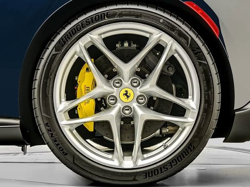 Used 2026 Ferrari Roma Spider RWD image 34