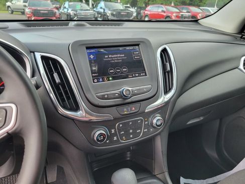 Used 2023 Chevrolet Equinox LT image 16