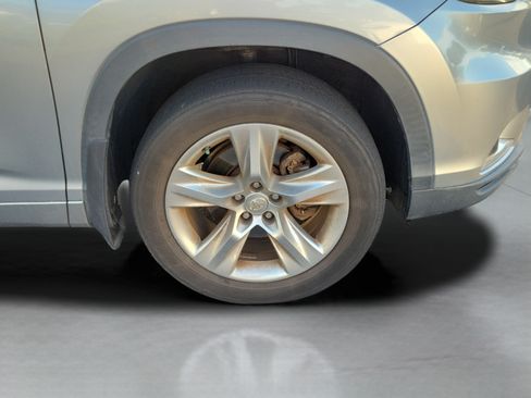 Used 2015 Toyota Highlander Limited Platinum AWD/4WD image 15