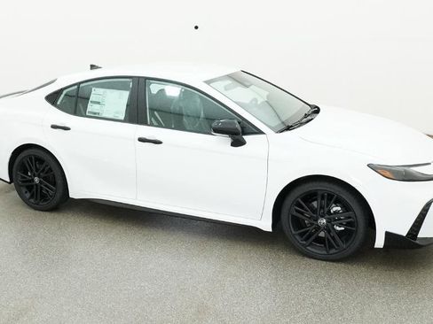 New 2026 Toyota Camry Hybrid image 14